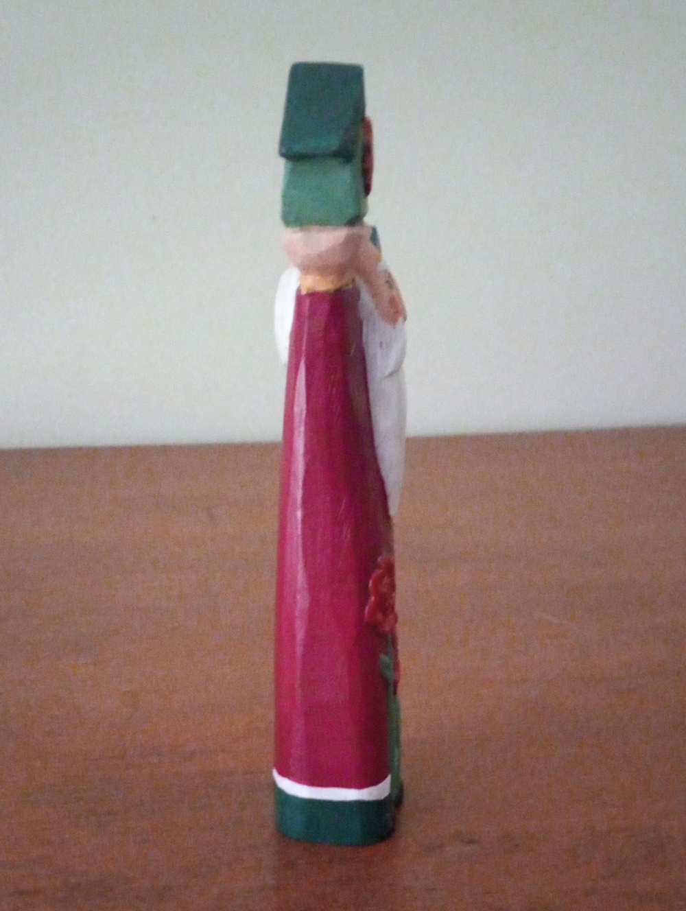 Midwest Cannon Falls Pencil Santa Figurine – Carved Wood Look with Birdhouses 6" - Picture 3 of 9